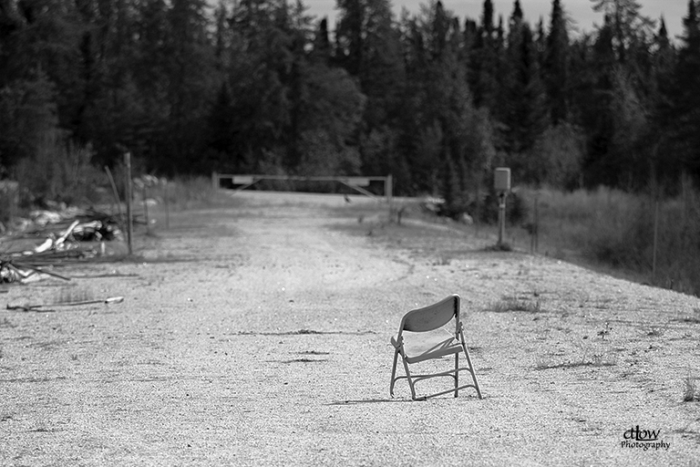 Dam Chair Monochrome